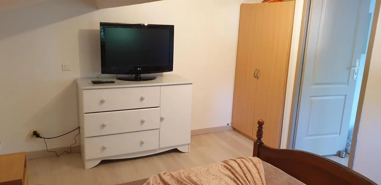 Chez Faby Jose Apartment Avignon Homestay